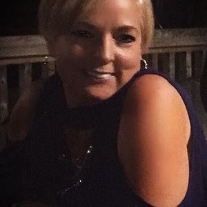 Meet your Posher, Lois